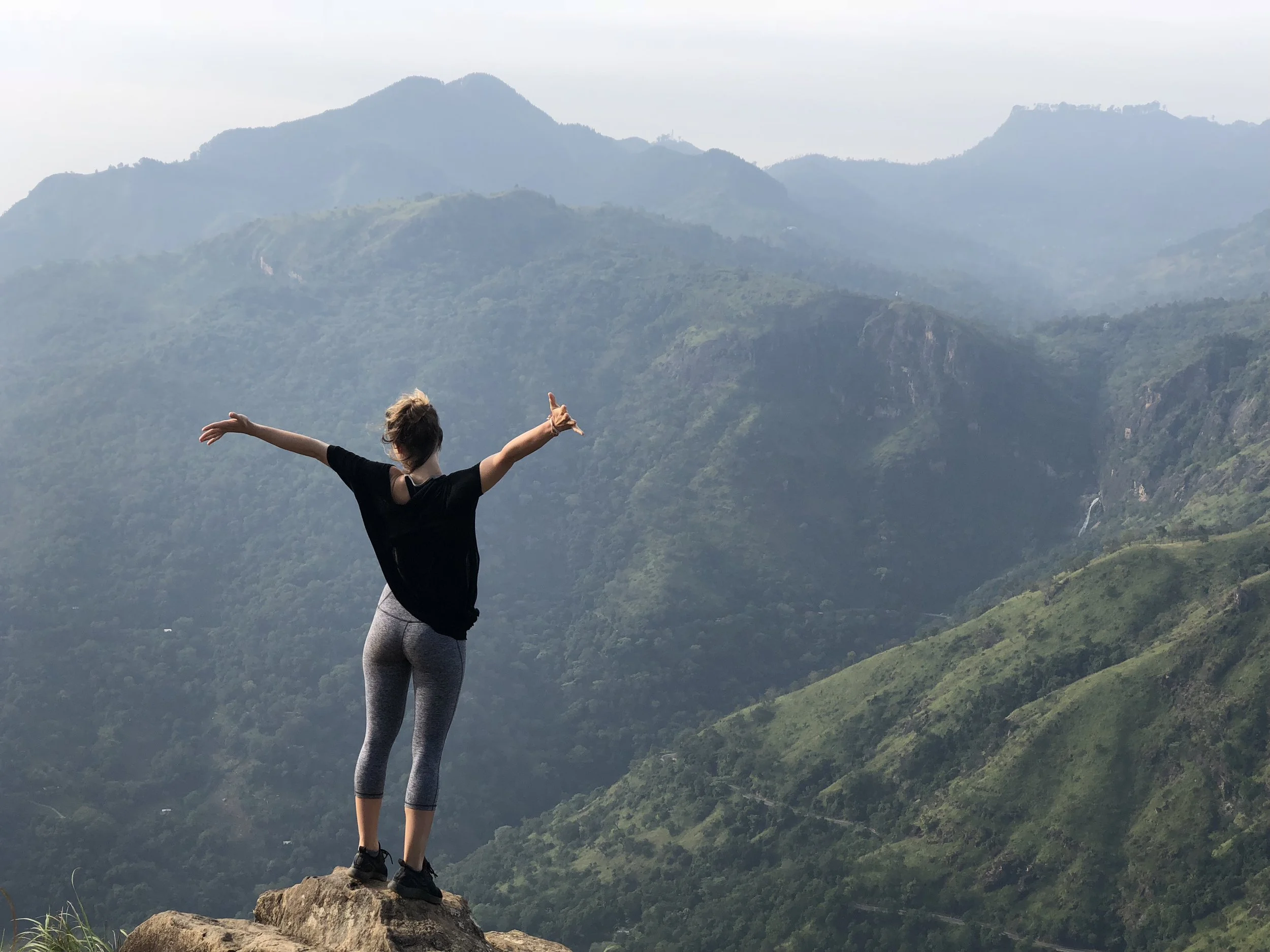 Oh, Sri Lankaaaaah. This pic pretty much sums up exactly how I feel since arriving in this majestic land. 