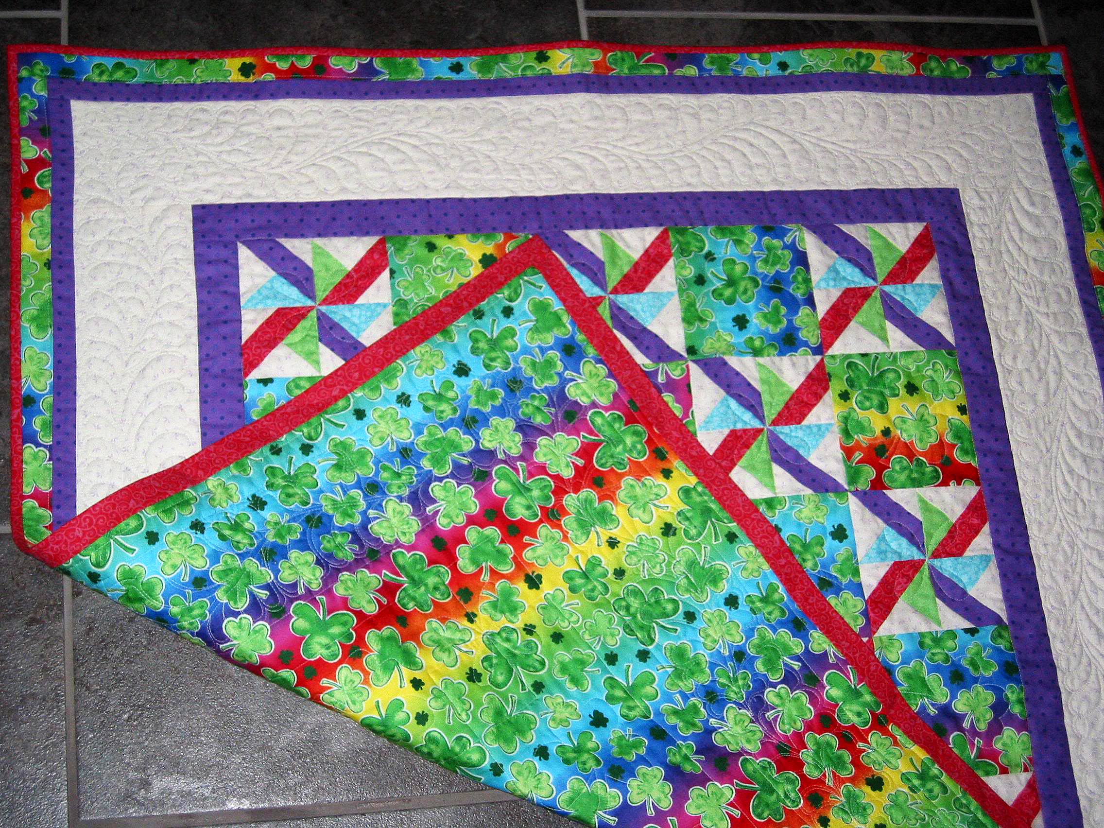 2008 Sep Elizabeth's Shamrock Quilt 2757059140047695897midDSr_fs.jpg
