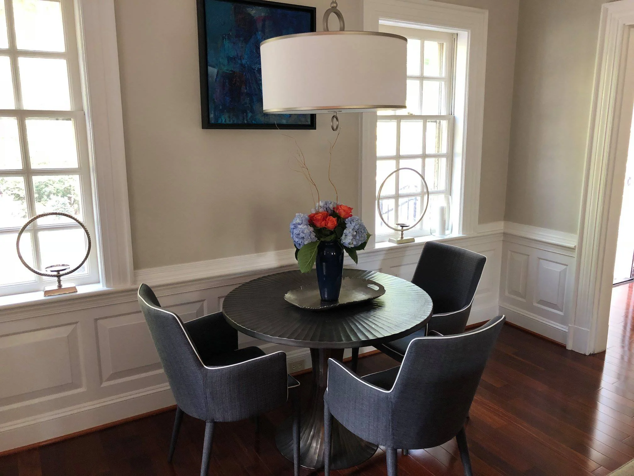 Living room sitting area.jpg