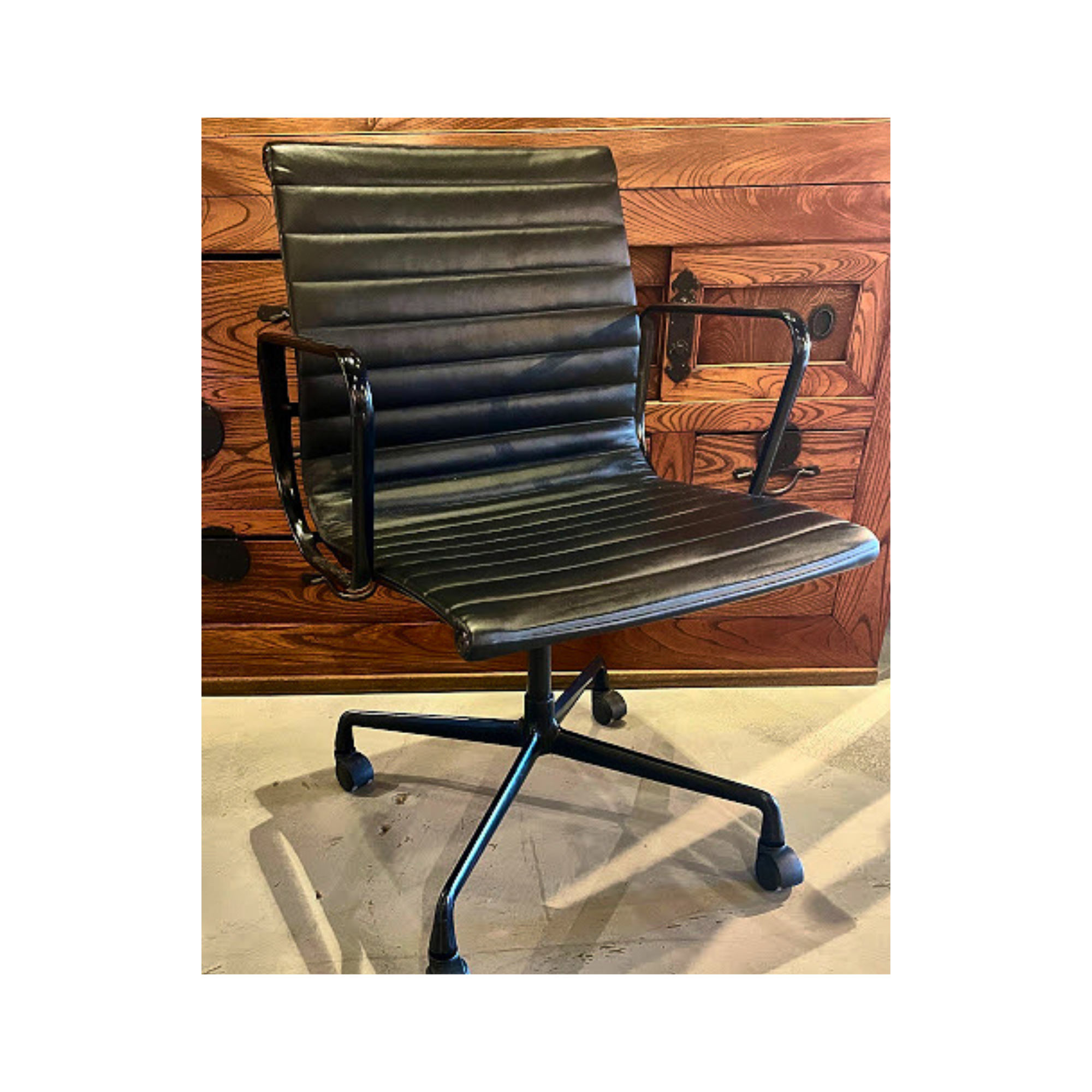 Eames Management Chair | Produced by Herman Miller