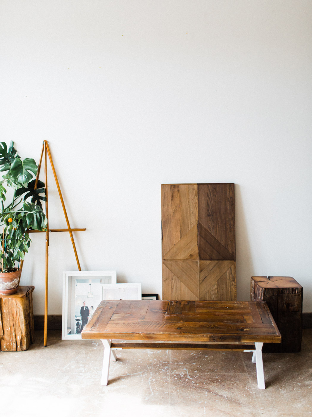 BeReclaimed - Reclaimed Wood Coffee Table - Barnboard - White Legs.jpg