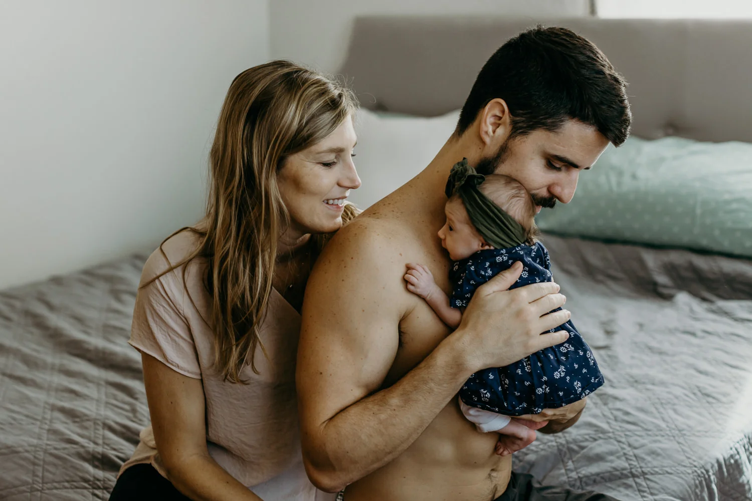 family_home_session_newborn_maui-2-1.jpg