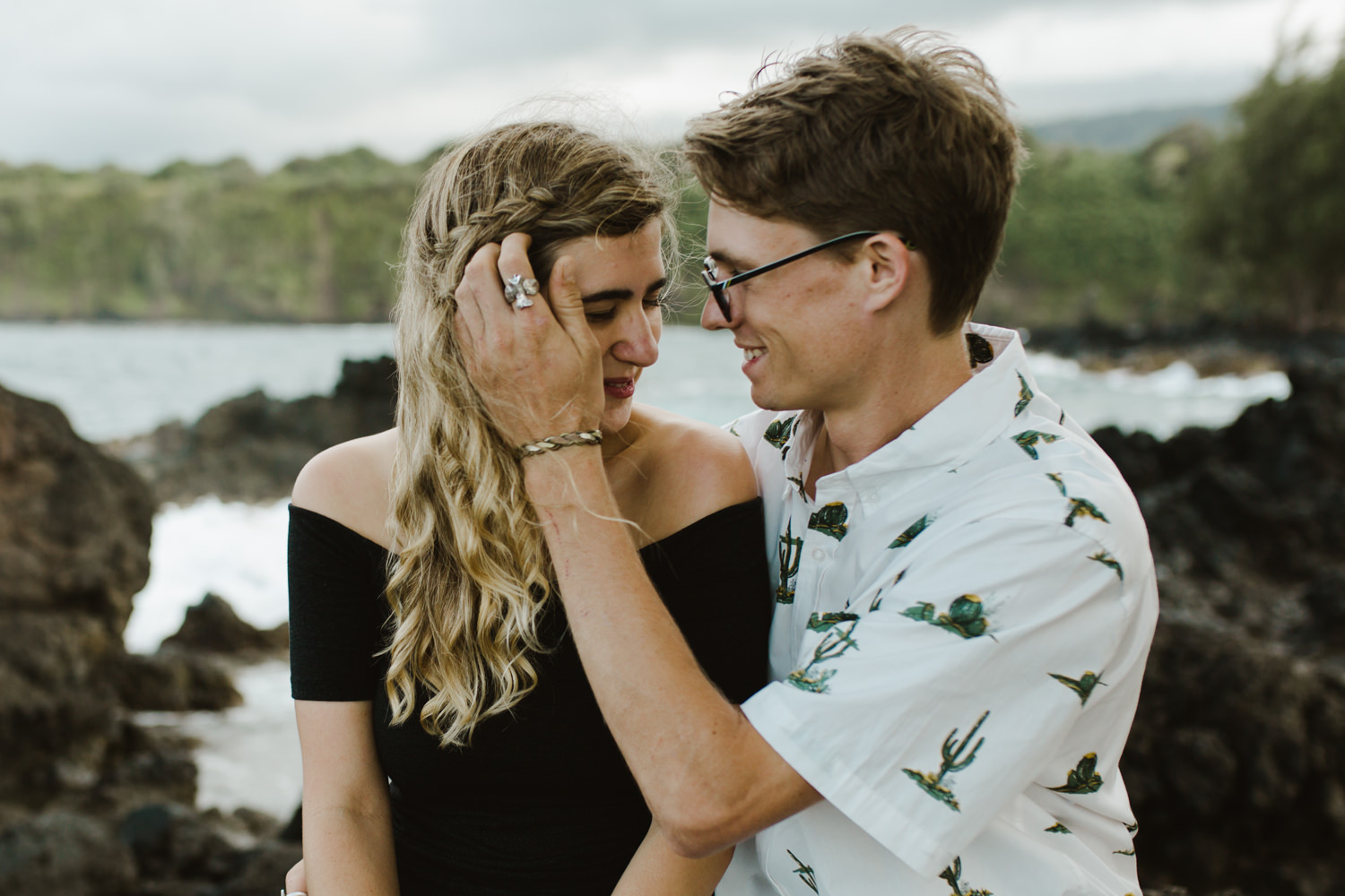 couples_adventure_photographer_maui_hana-2.jpg