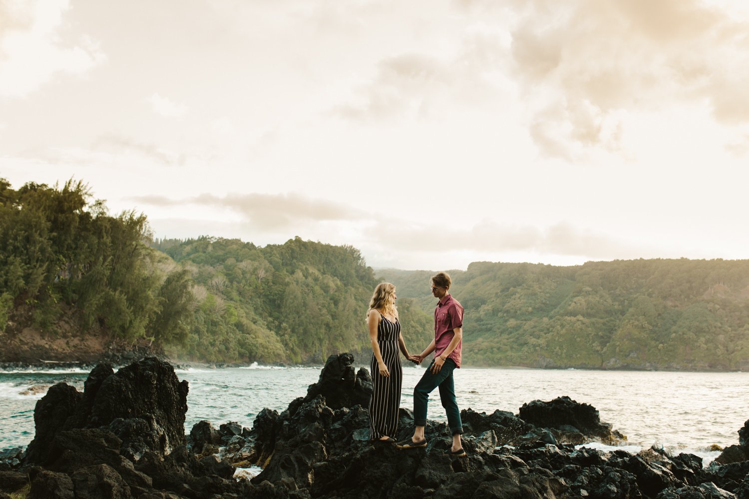 couples_adventure_photographer_maui_hana-11.jpg