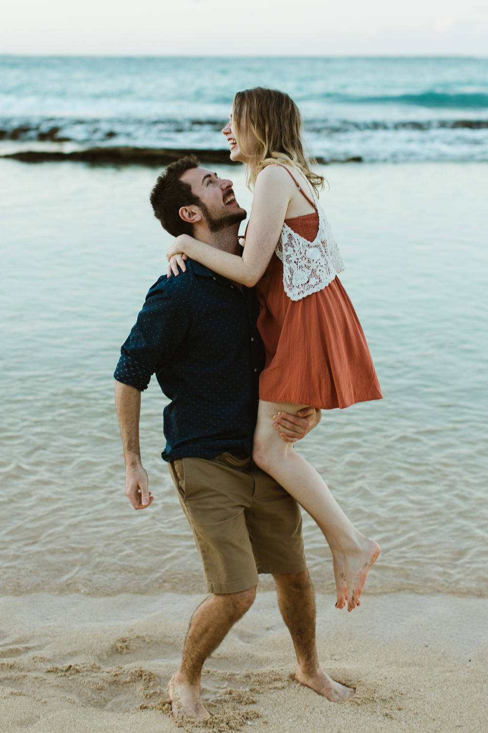 couples_engagement_photos_maui_beach_paia-5.jpg