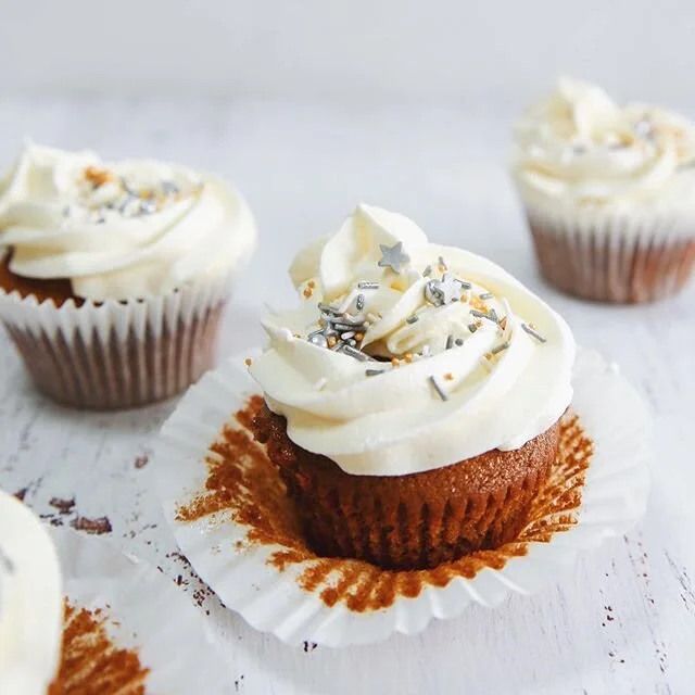 🌲Spiced Gingerbread Cupcakes with sweet cream cheese frosting 🧁 #cakesbyvanessak