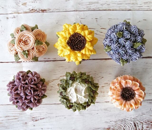 Buttercream flower cupcakes 🧁 🌷 💐 #sydneycakes #sydneycupcakes #buttercreamflowers