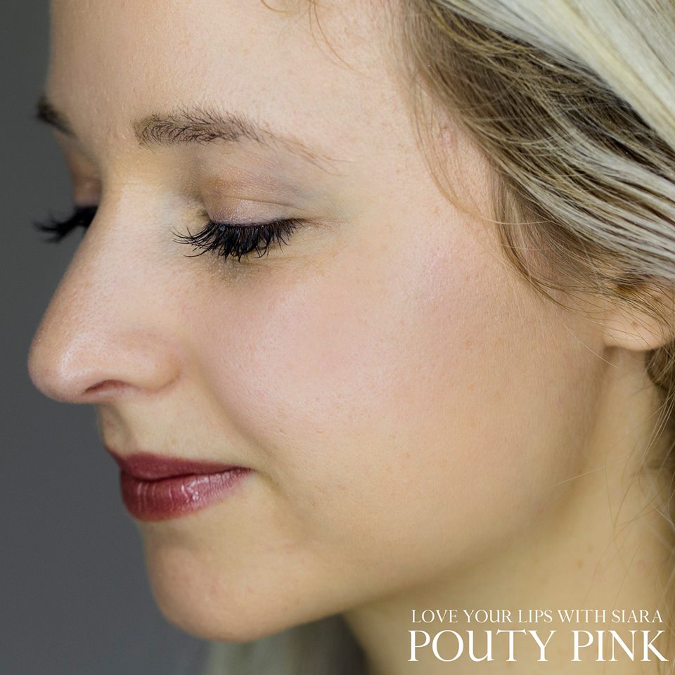 The prettiest pink blush ever 💗 @plmakeupacademy #plouise #pinkblush