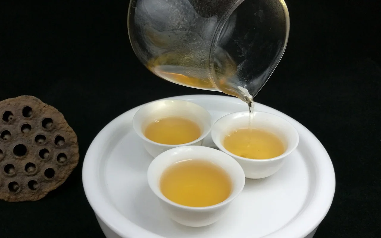 oolong tea 2.jpg