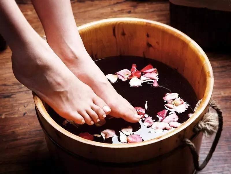 Why do Chinese people love foot bath? — Wu Healing