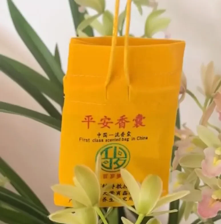 Traditional Chinese herbal sachet used to enhance foot soaking therapy and wellness