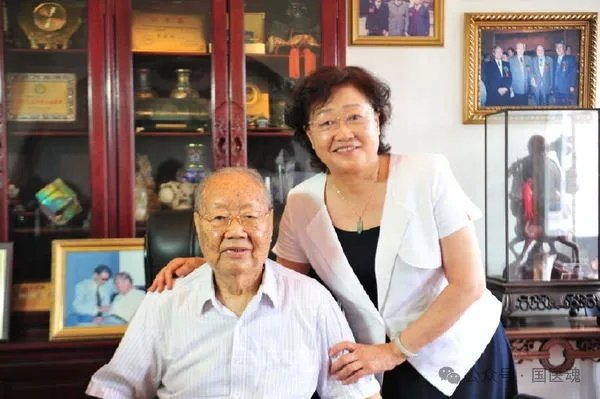 朱良春及其女儿、学术继承人朱婉华