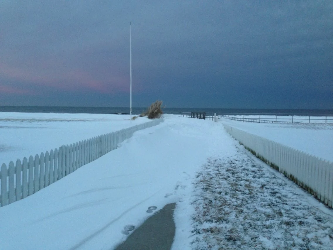 Southern Snowstorm. Time To Panic.