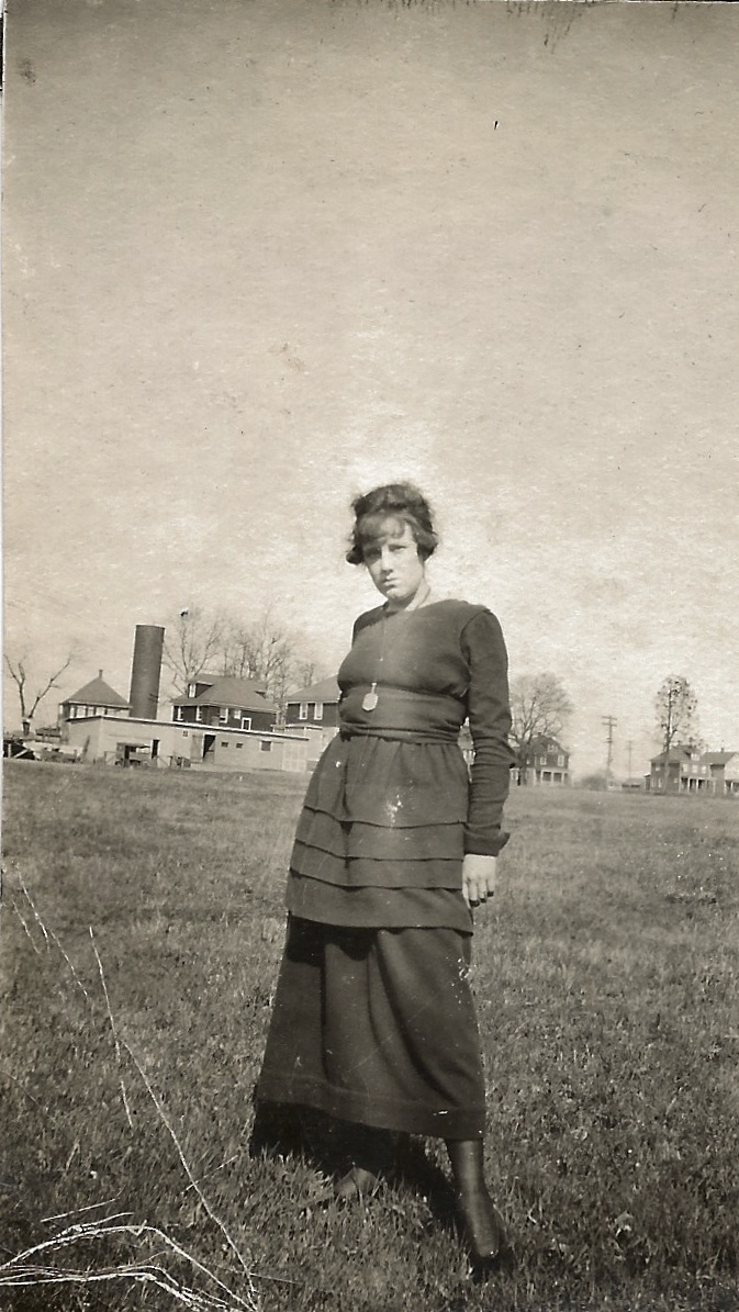 Bertha - er, Blanche - was not a beautiful woman. So all the good roles went to Clara Bow and Lillian Gish.