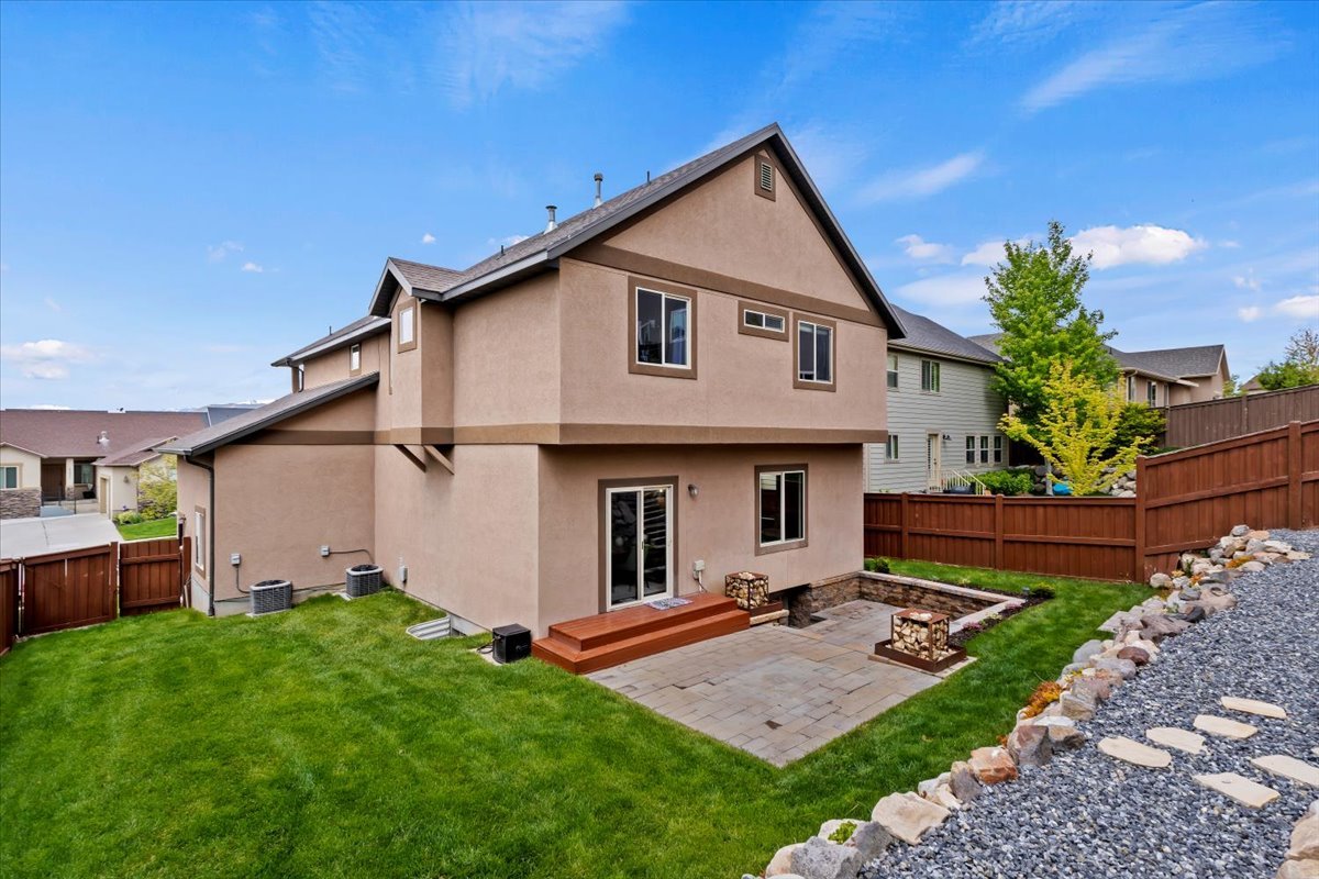 29-Backyard.jpg