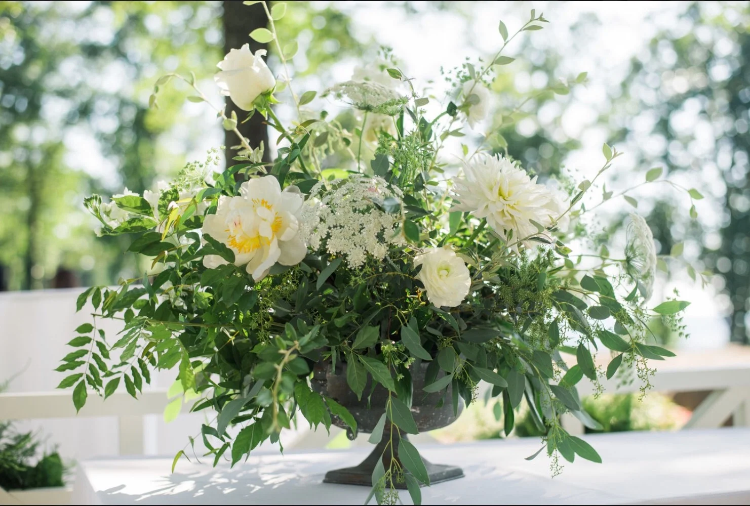 Centerpiece White.jpg