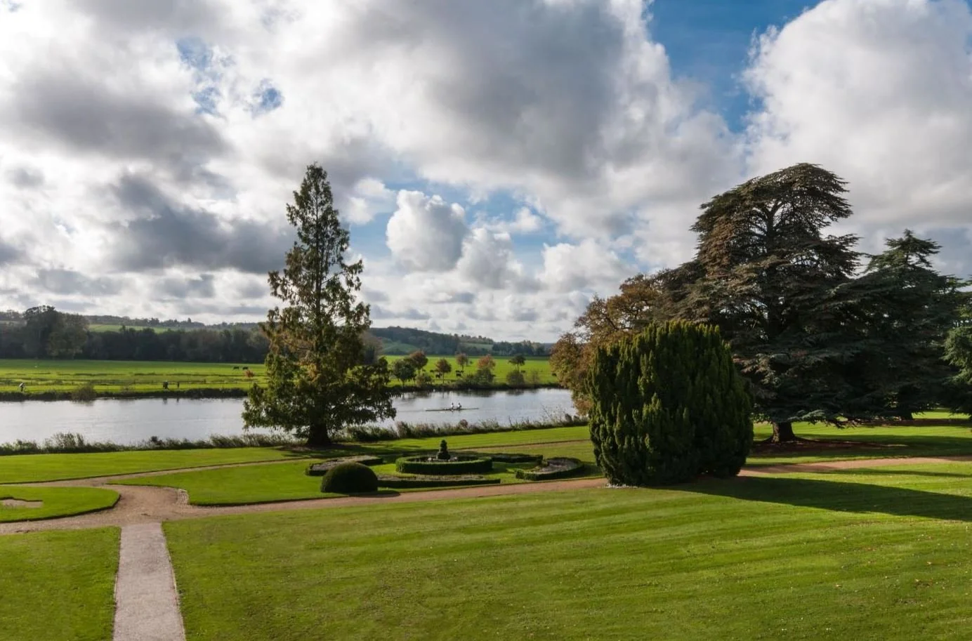 Henley-Greenlands-river-view.jpg