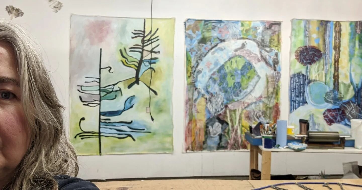 Loving my big painting wall! So great to have these collage paintings side by side at differing stages of completion.

#mappinglandscape #collagepainting #paintingwalls #cognitivemapping #meinmystudio #contemporaryart #landbasedart