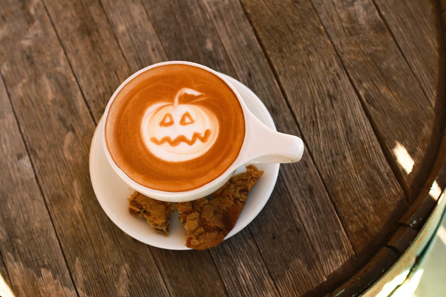 Trick-or-treat yourself to a Mountain Dweller coffee this Halloween! 🎃💀 Our fall bevies are BOO-TIFUL 👻

Don&rsquo;t forget to trick or treat at the shop on Halloween! 🍬