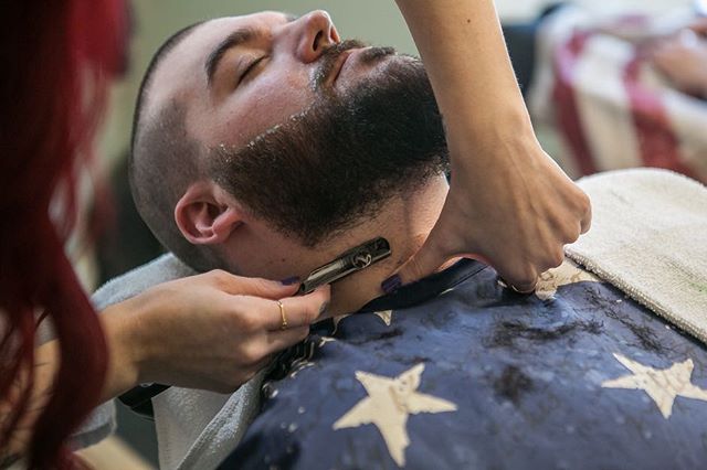 Gotta have steady hands in this game. #sweenytodd #jk #mensgrooming #barber #classicbarbering #barbershop #barberlife #barbering #barbergang #menshaircut #menshair #menscut #barberlove #barbershopconnect #barbersinctv #whal #oster #andis #choose901 #memphisbarber #memphisbarbershop #901barbers #bringyoass #straightrazor #straightrazorshave #irvingbarberco #reuzel #memphis #901 #outofregz