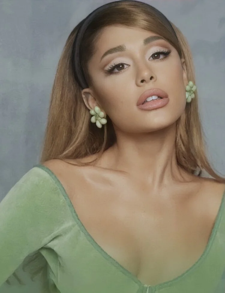 ARIANA GRANDE
