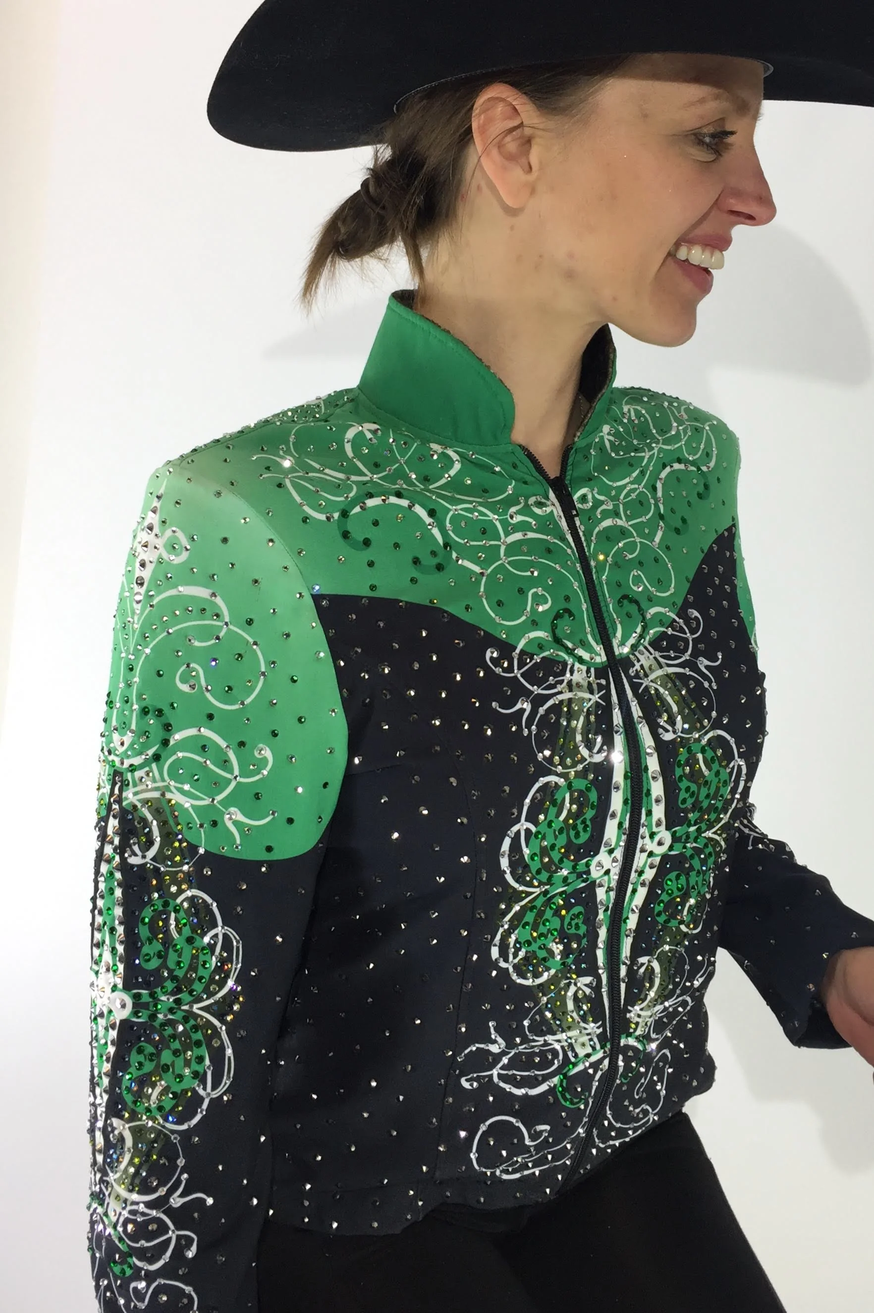 sparkle-ridge-western-show-clothes-anita-wears-classic-green-showmanship-jacket4.jpg
