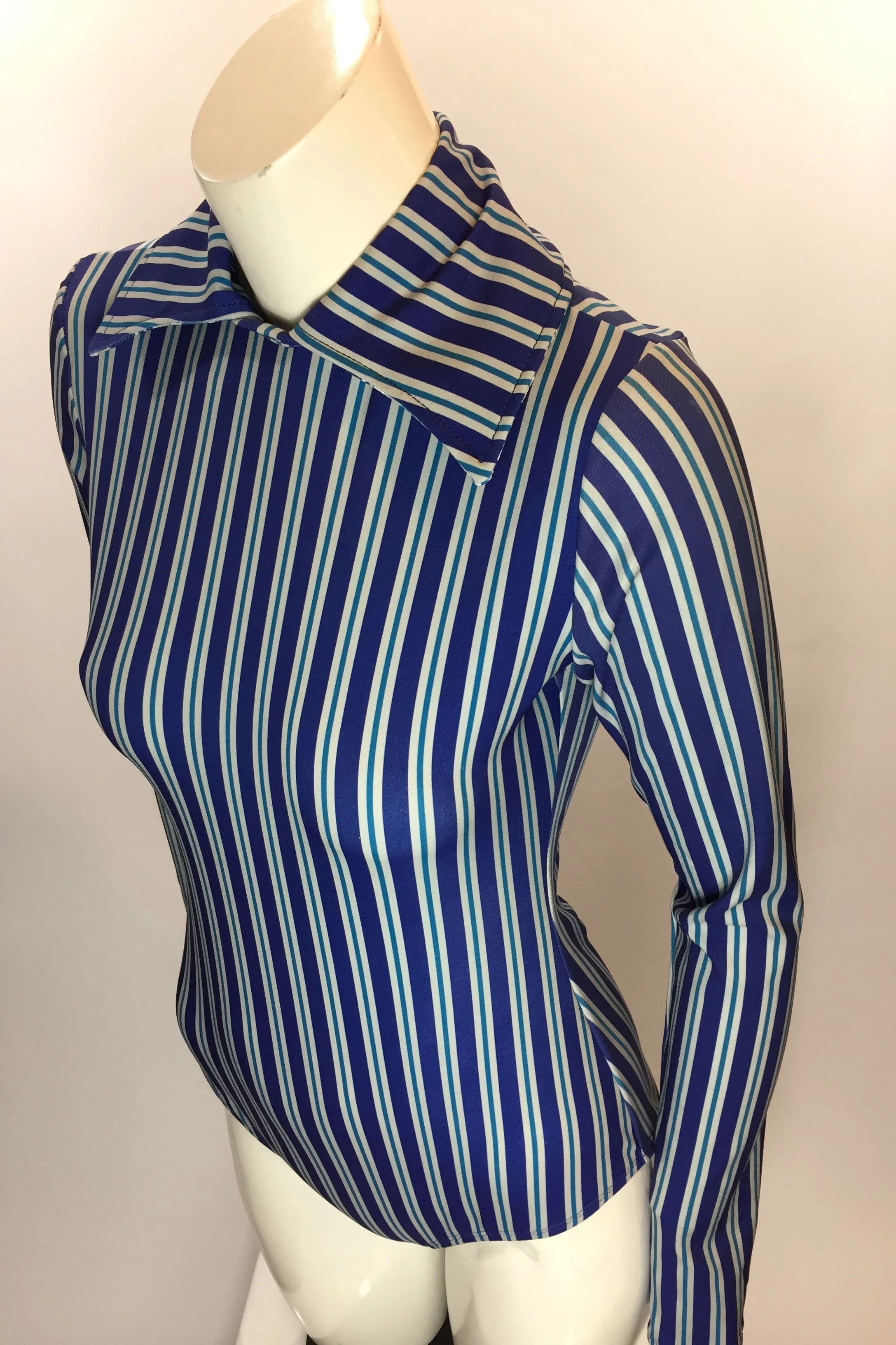 sparkle-ridge-western-show-clothes-navy-pinstripe-top.jpg