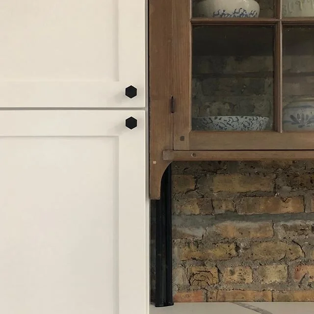 I&rsquo;m not a Designer by trade. Relying on the strength of my team, grounding the vision in my client&rsquo;s story and patiently guiding each step of the process is where I find my foundation.
.
.
This kitchen has been a beam of joy amidst a clou