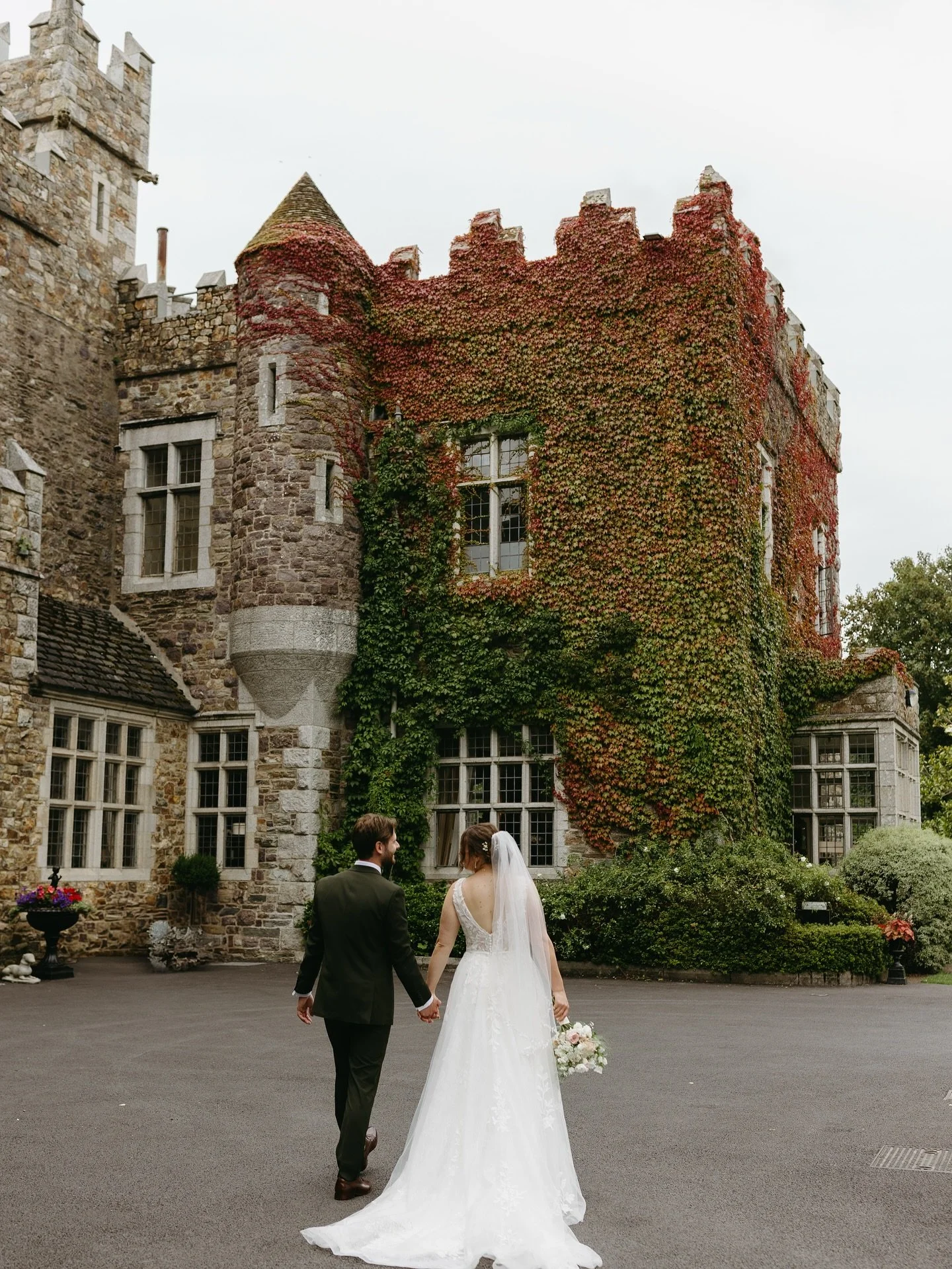 I&rsquo;m back home from the BEST week in Ireland and the highlight was obviously capturing Shannon and Jonathan&rsquo;s wedding in a beautiful Irish castle. There will be many more photos to come but here&rsquo;s a little look at a few of my favouri