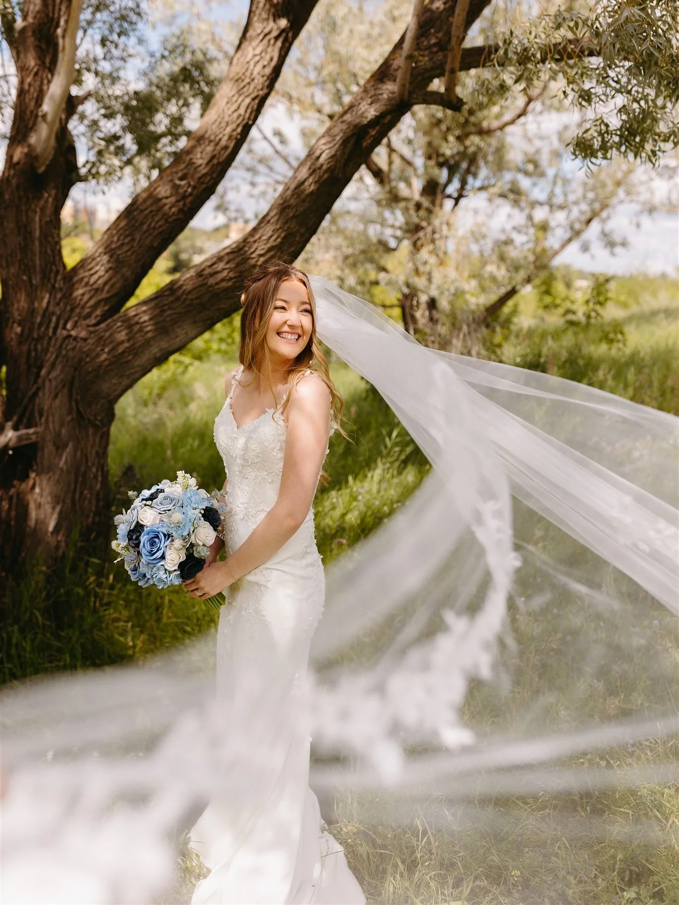 So behind on posting (as always 😅) but finally sharing some favourites from a beautiful late July wedding 🌿 I was clearly obsessssed with Kyra&rsquo;s veil and couldn&rsquo;t get enough!