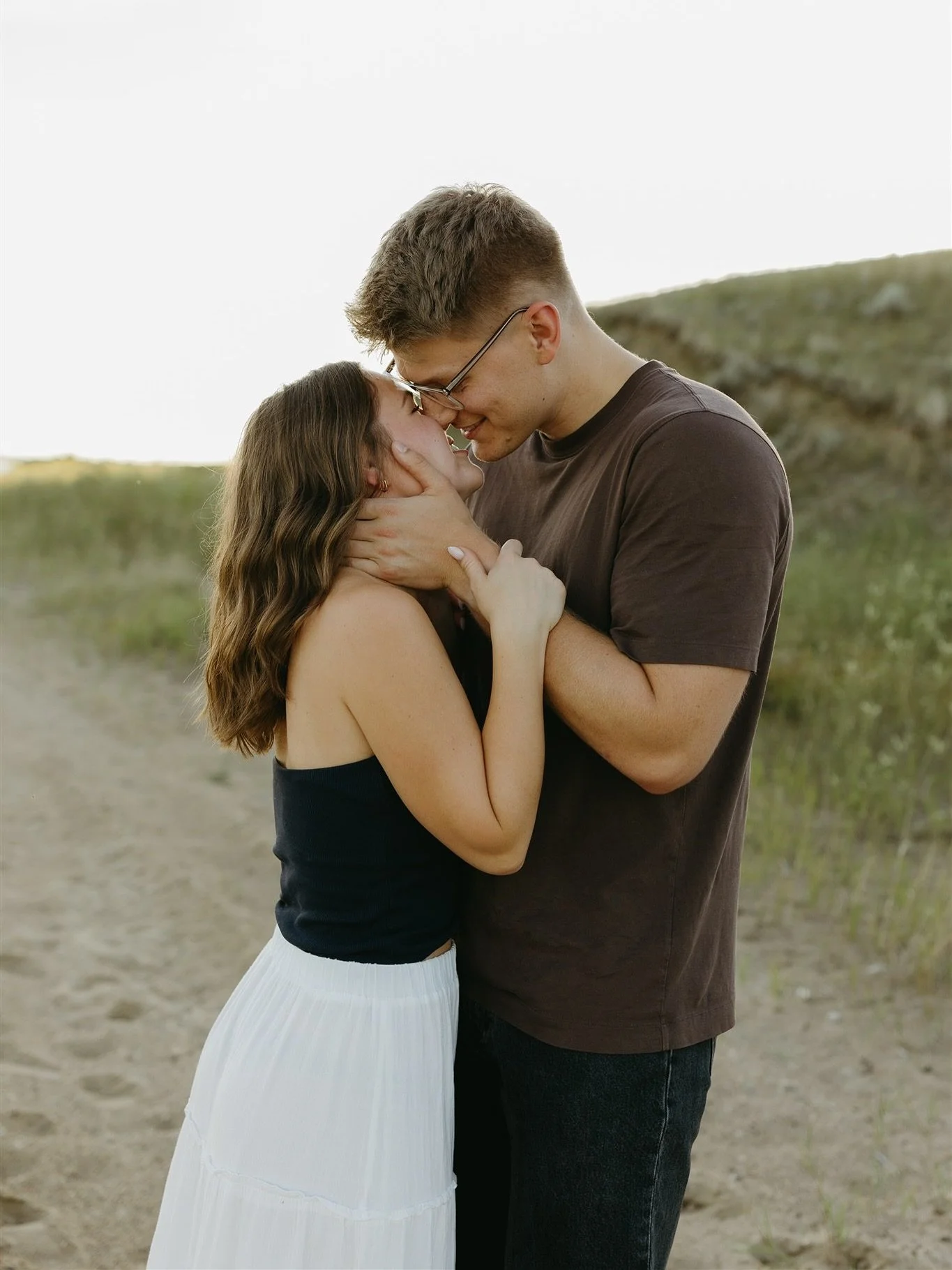 It always feels like summer is over in the blink of an eye! So glad I got to make it out to Elbow in August for some very sweet sessions, this one with Molly and Andrew being one of them 🫶🏼