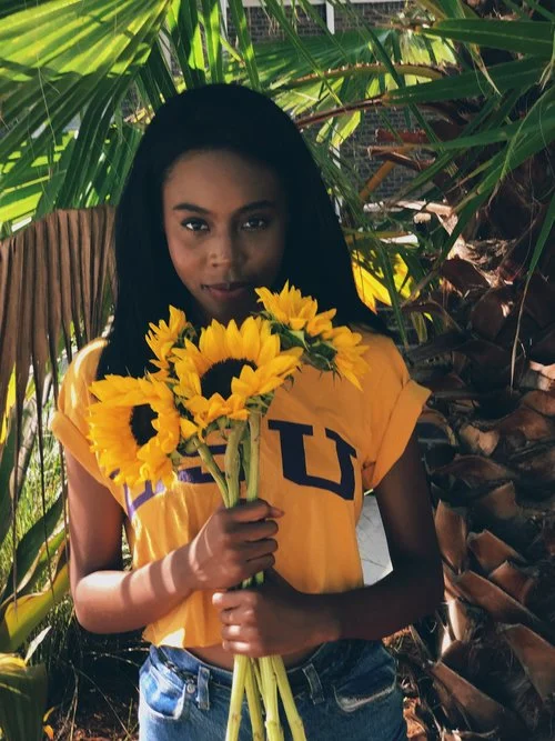 DEVONA TAYLOR Writer. @devona_devinee