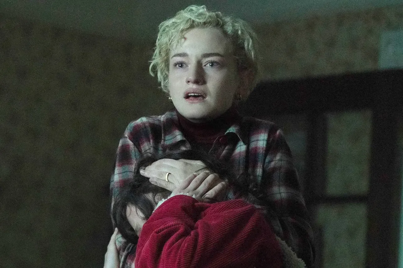 wolf-man-julia-garner.webp