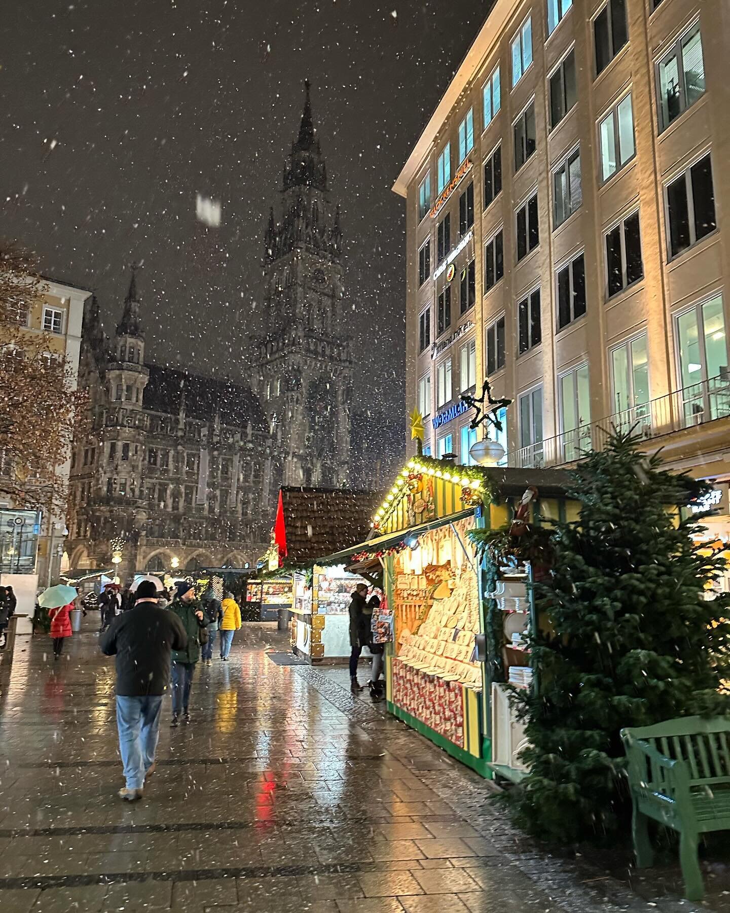 Those Christmas vibes in Munich. (2022)