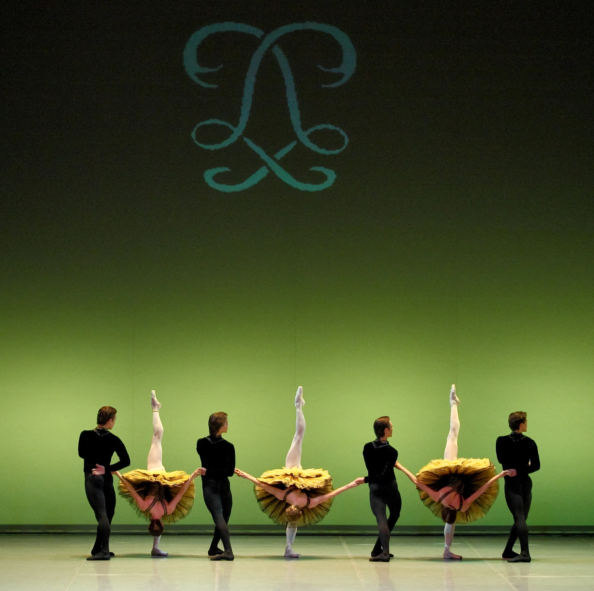 PERM OPERA BALLET, “Variation on a Rococo theme” Photo by Anton Zaviyalov