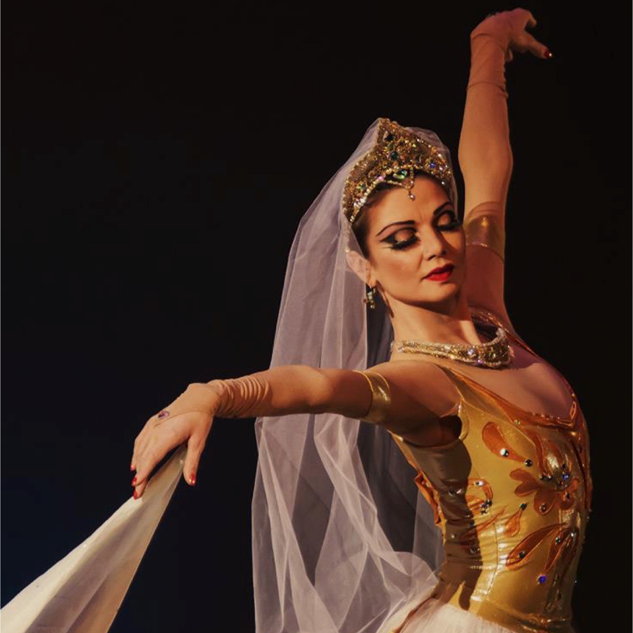 Julia Makhalina, Ballet Star and Principal Dancer if the Mariisky Theatre, Saint Petersbourg, at Les Étoiles du Ballet Russe in Montreal Photo by Damian Siqueiros for RUS ART