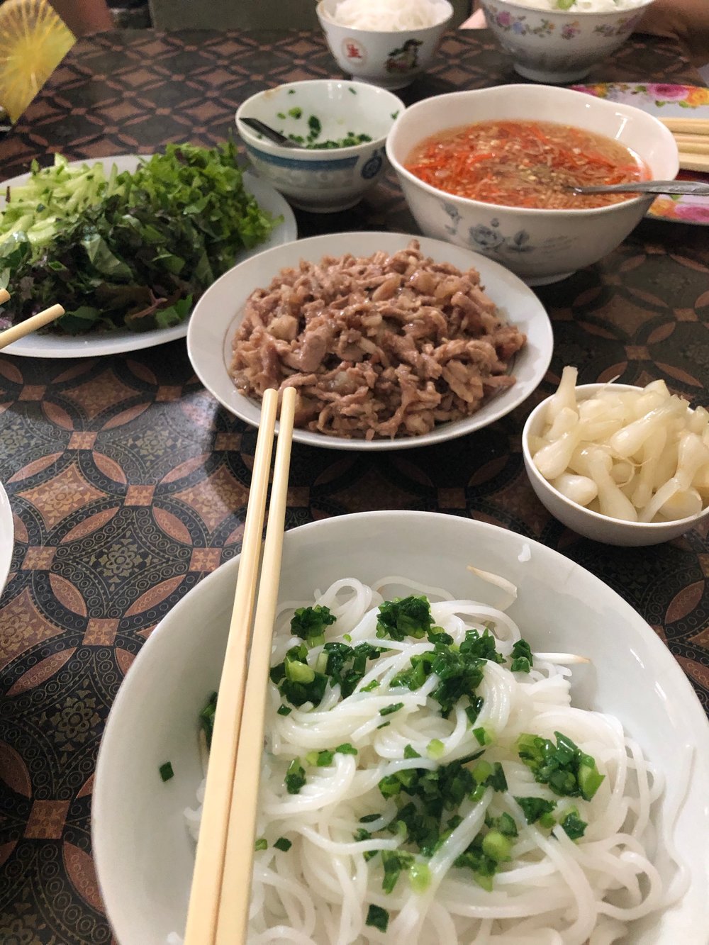  Bun ram - Caramelized pork with noodles  