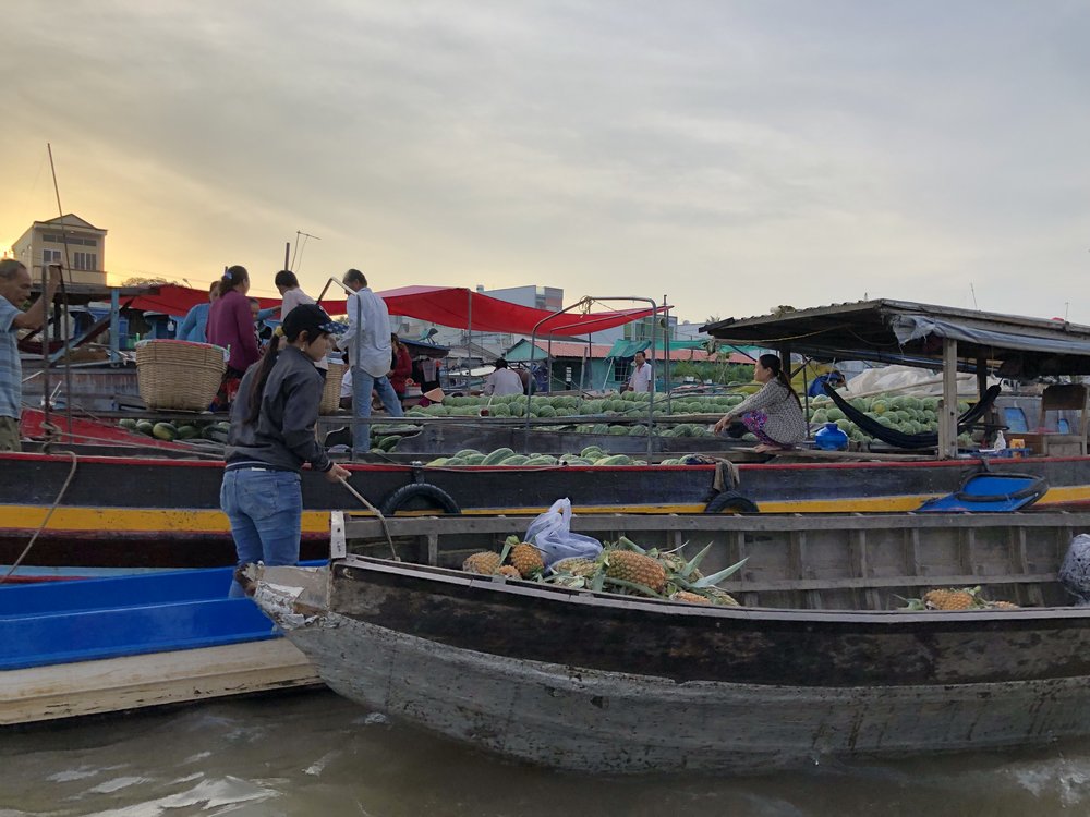 Cai Rang floating market 
