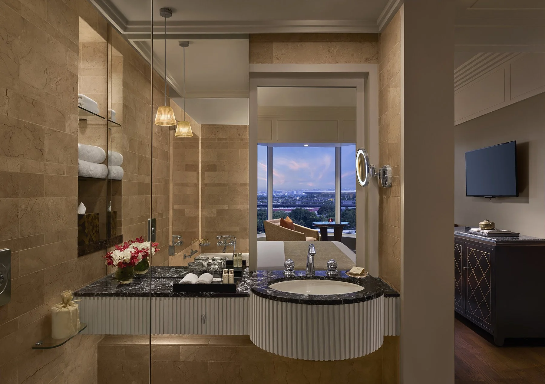 12-TLM_PremiumCityView629Bath_1930FW.jpg