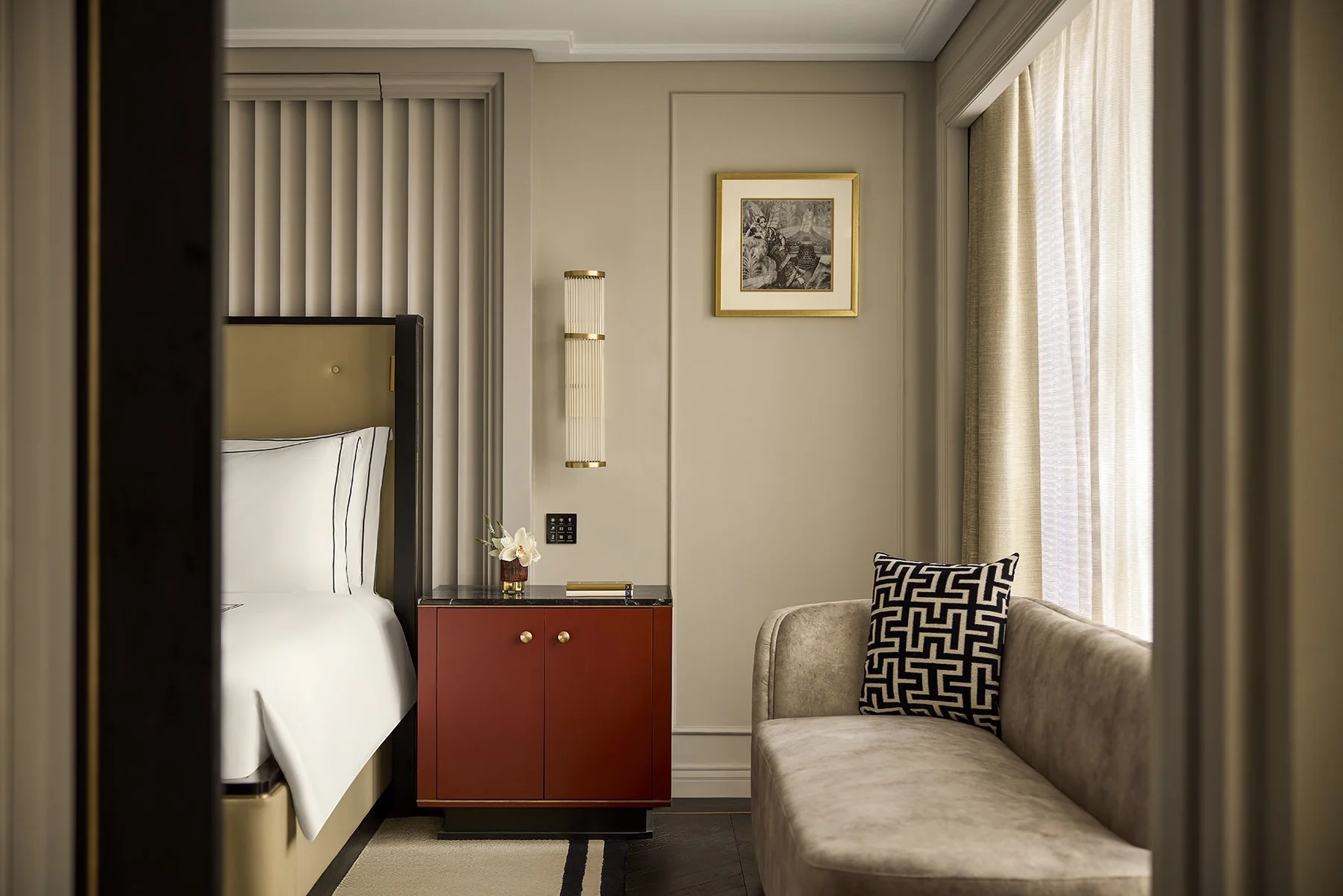 22-AFM_DeluxeSuiteBedDetail_0849.jpg