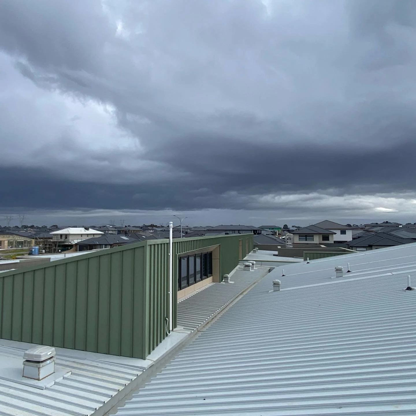 Merrifield South Community Centre
Roof &amp; Wall cladding works now complete.
 

#suninstallations 
#roofplumbingmelbourne 
#colorbondroofing 
#roofingcontractormelbourne 
#constructionmelbourne