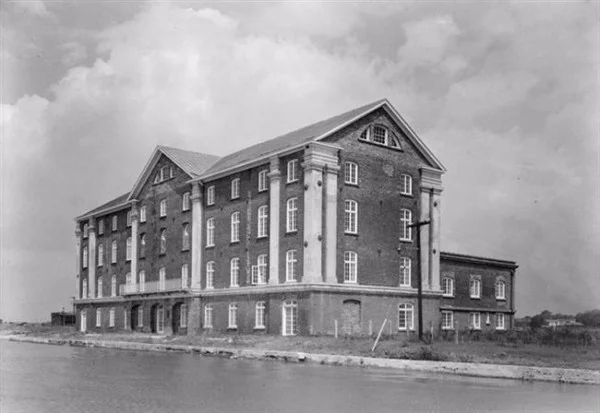 West Point Rice Mill, 1940. This is the only one of three antebellum rice mills on the peninsula that remains intact. Photo courtesy of HABS, LOC.