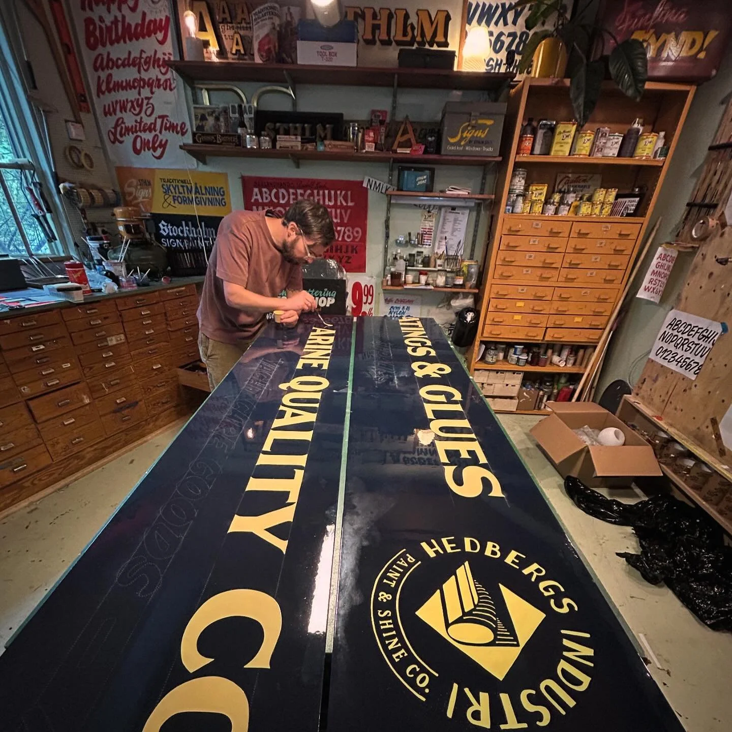 Open for business! 
—————————
#AlwaysHandpainted #traditionalsignwriting #signpainting #typografi #handpainted #signwriting
