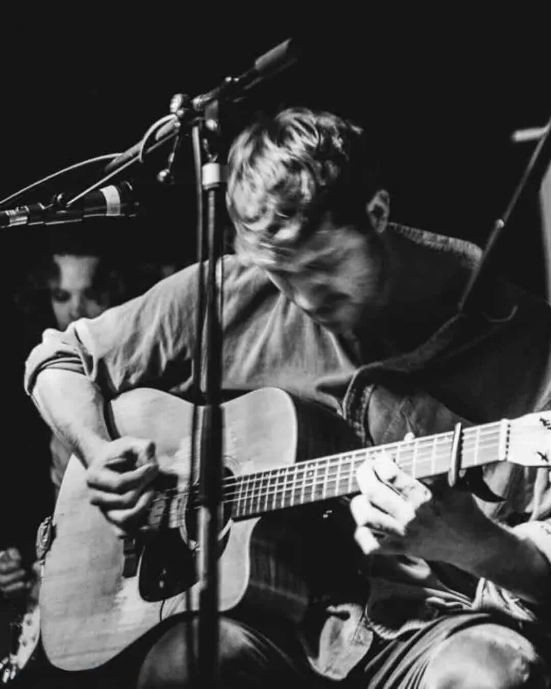 LIVE MUSIC: DESSIE 