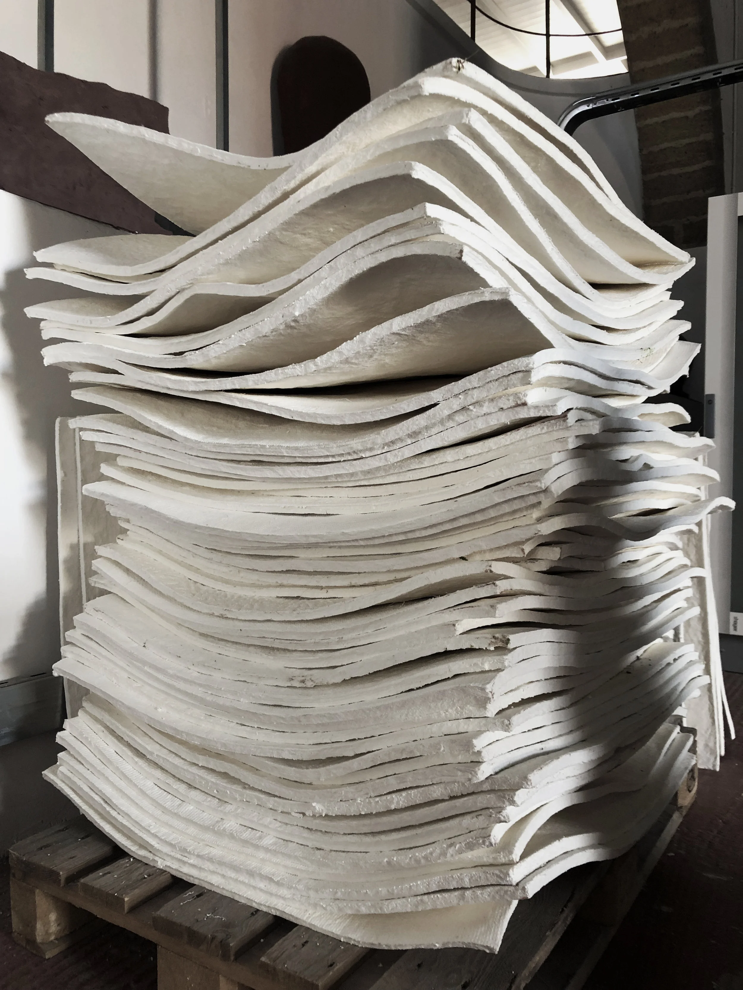 DEVELOPING THE PAPERHOUSE-CONCEPT IN LECCE, ITALY 30/05/2019 In May a delegation from WE Architecture went to Lecce in Italy to work closely together in a three-day workshop with the inventors of Paper Factor - an Italian company developing a new and sustainable material made from recycled paper. The purpose of the workshop was to develop the new material into a innovative building module. The cross-disciplinary team worked intensively and hands on for a few days with the raw material to get a better understanding of its qualities, potentials, and not least challenges. Read more HERE .