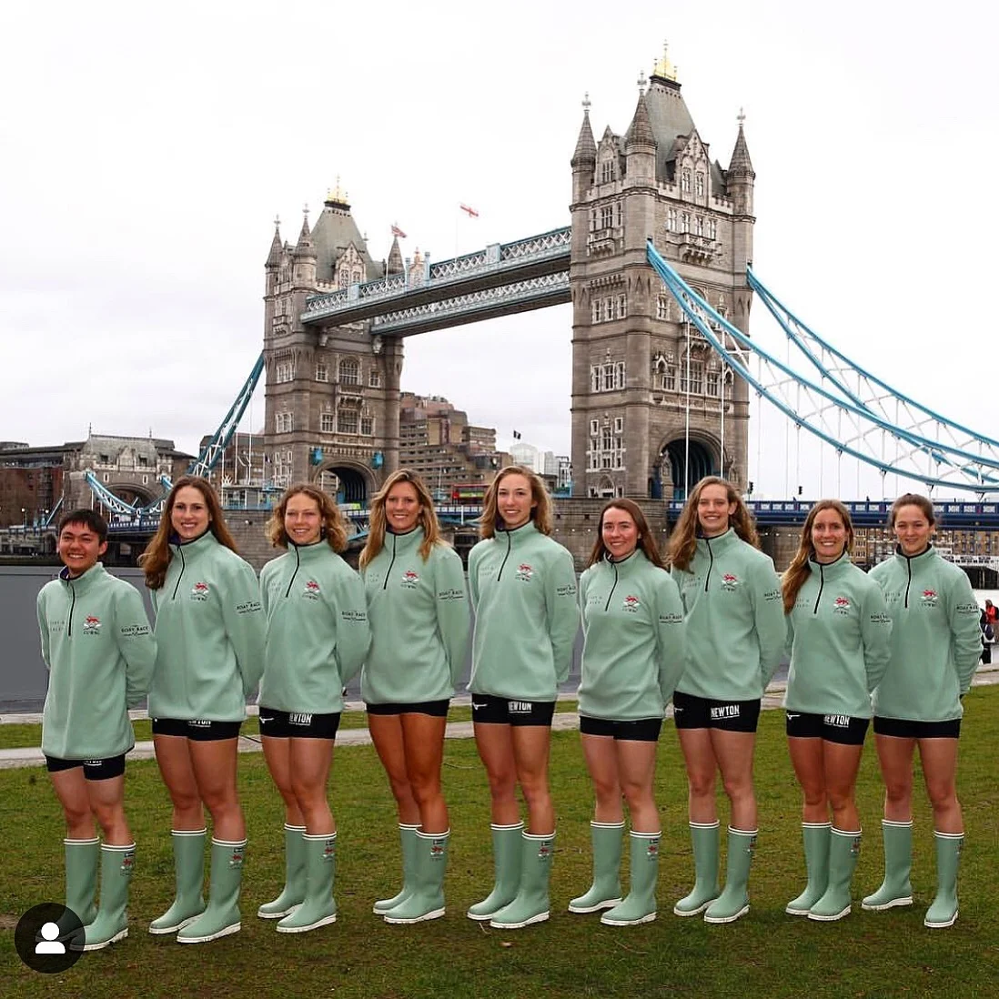 Alum Lily Lindsay strokes the Cambridge Eight to a win over Oxford