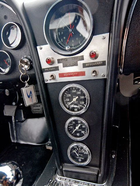 corp_0710_12_z+c2_corvette_race_cars+.jpg