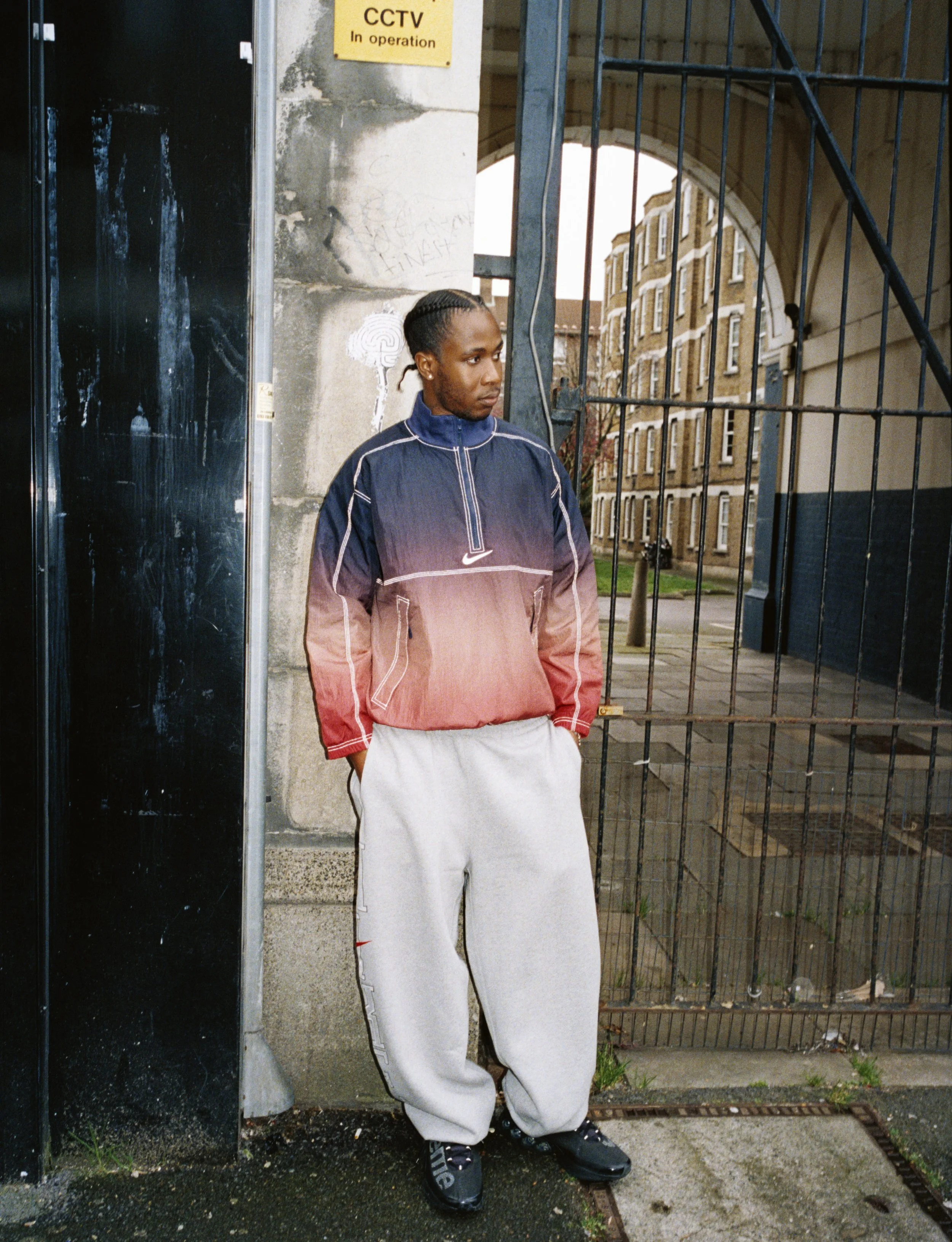 rgb_150_bb_nike_supreme_09809_8v fin 3.JPG