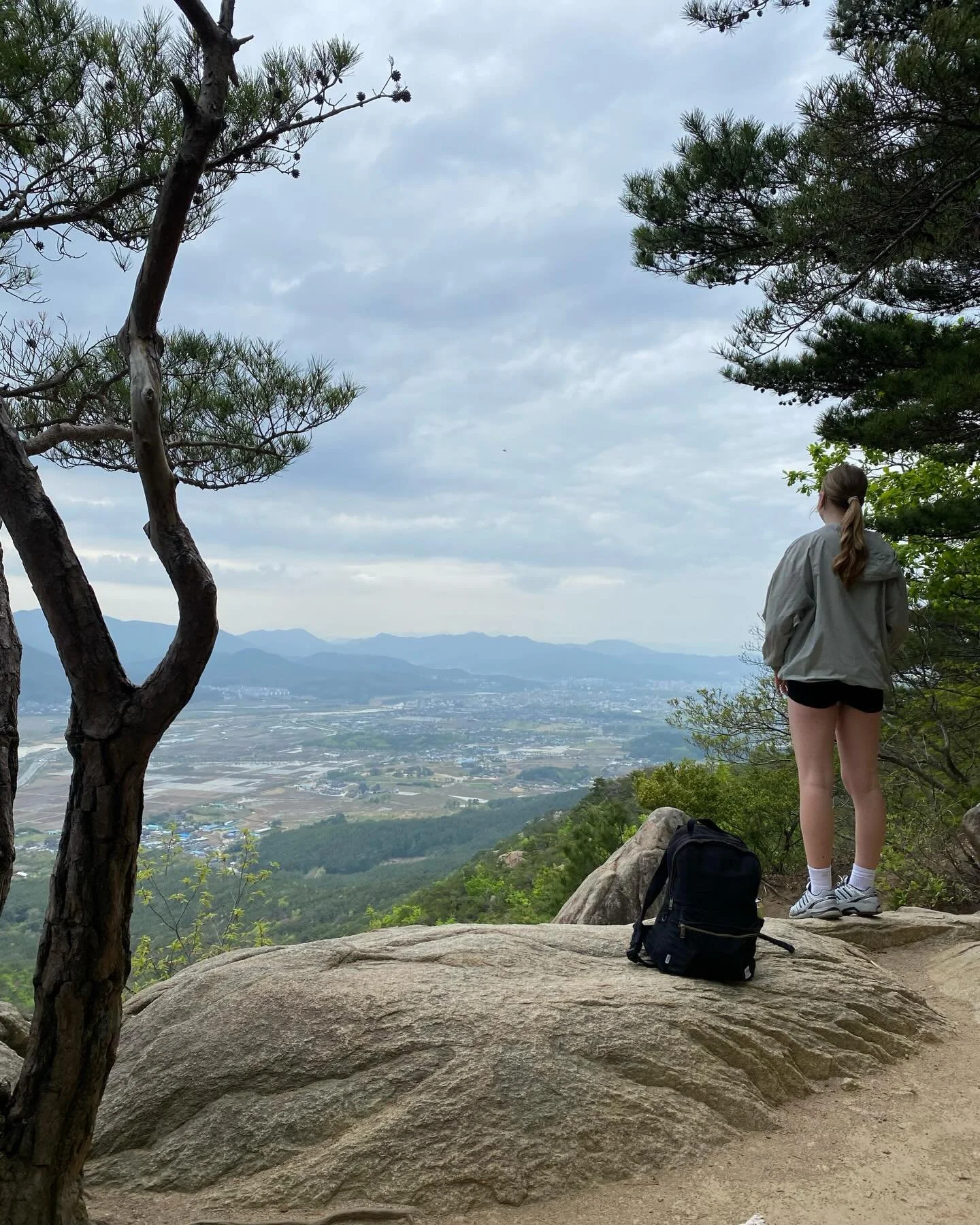 Beautiful, ancient Gyeongju 🍃 

.
.
#gyeongju #southkorea #travelswithmydaughter