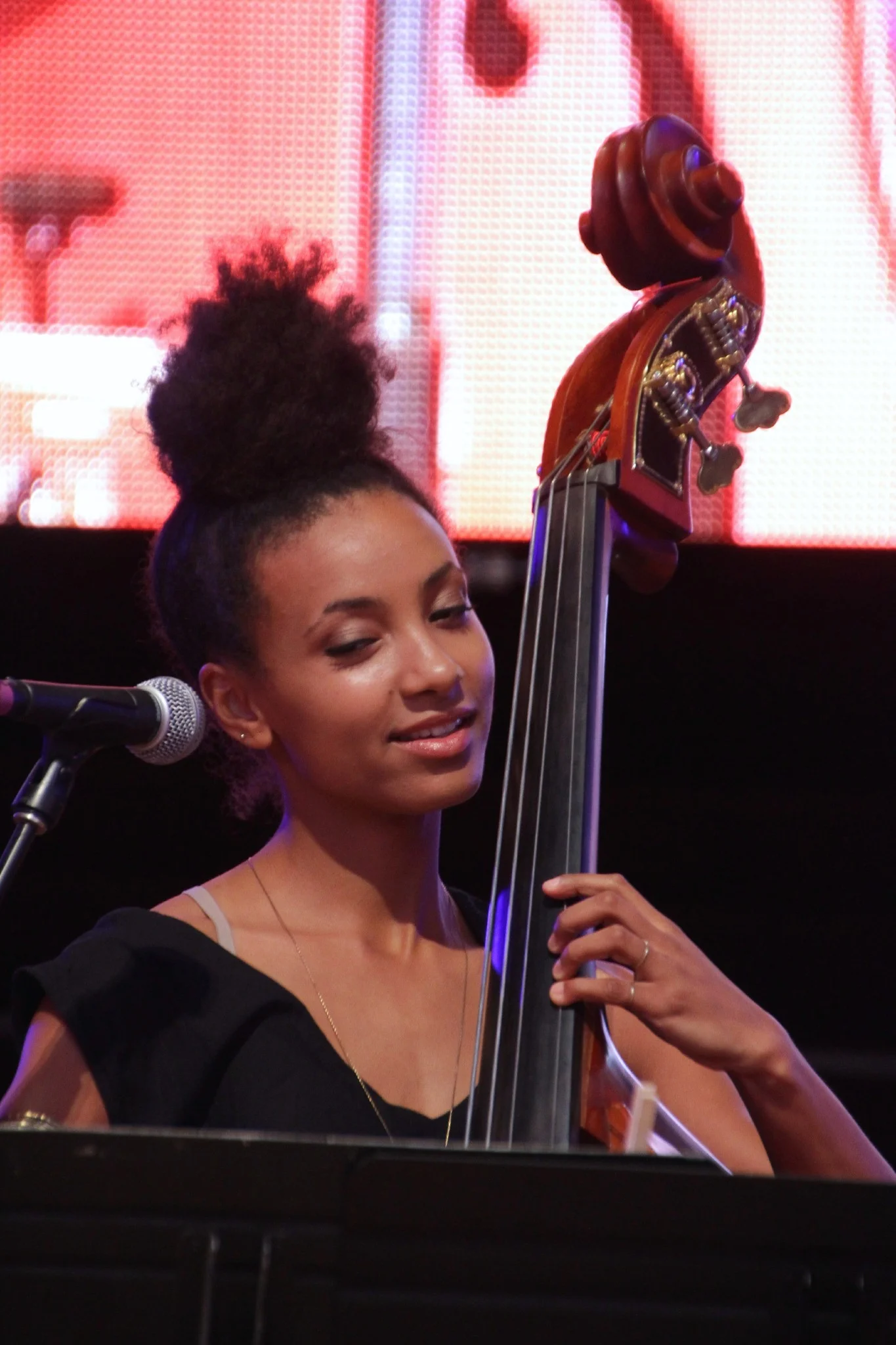 34.esperanza spalding.jpg
